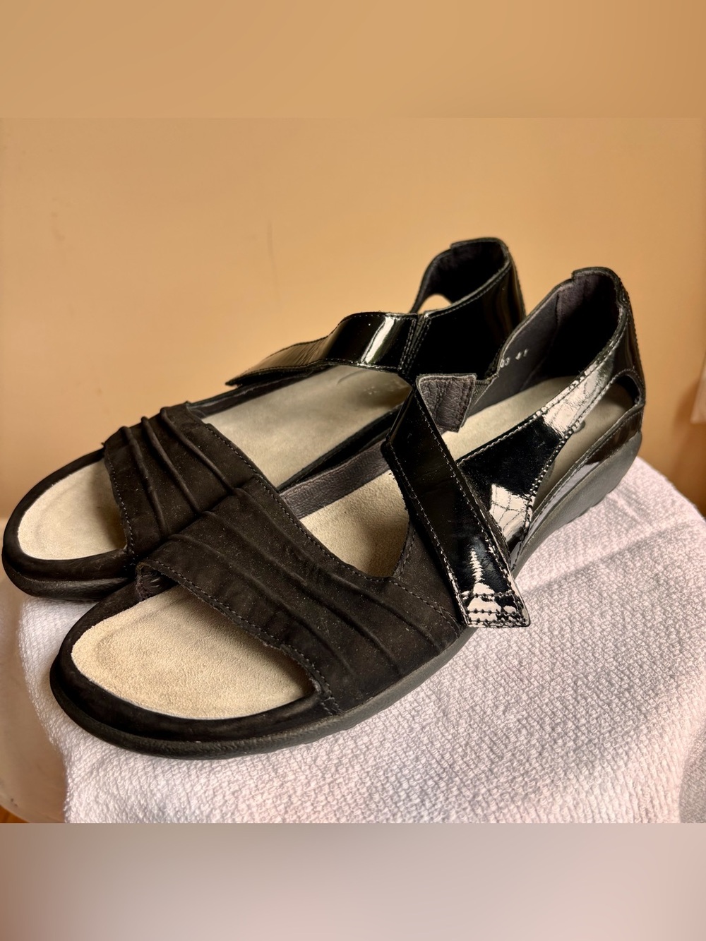 Naot Papaki Patent Leather sandals